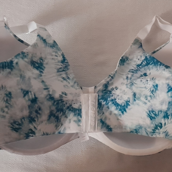 Cacique... Invisible Backsmoother Lightly Lined Balconette Bra, 40H - Picture 6 of 11